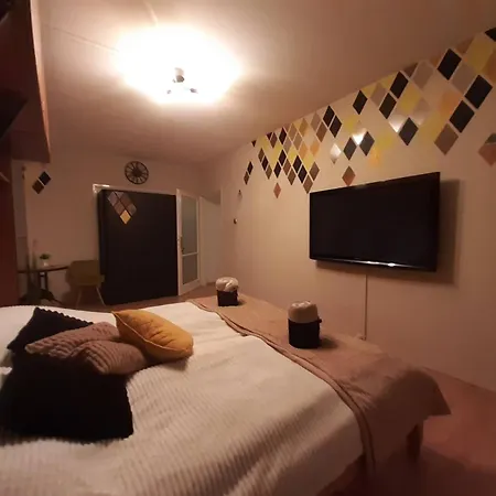 Park-side 布达佩斯